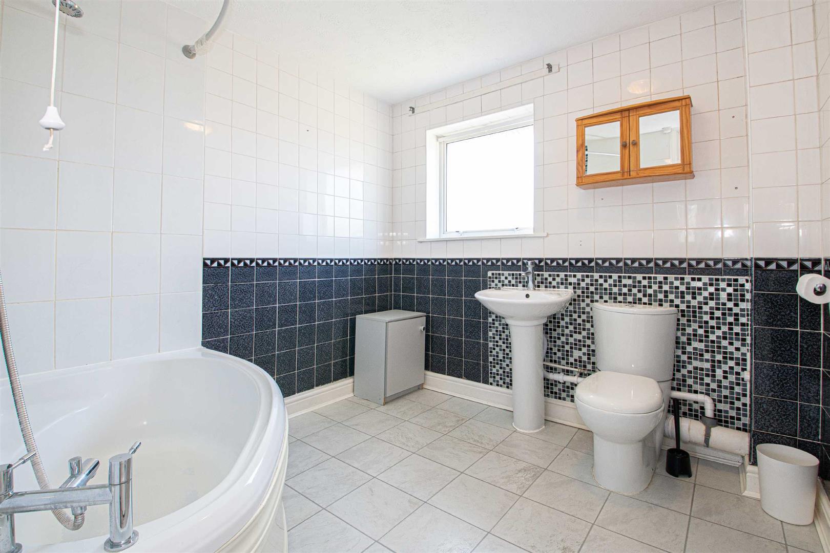 Favell Drive, Furzton, Milton Keynes